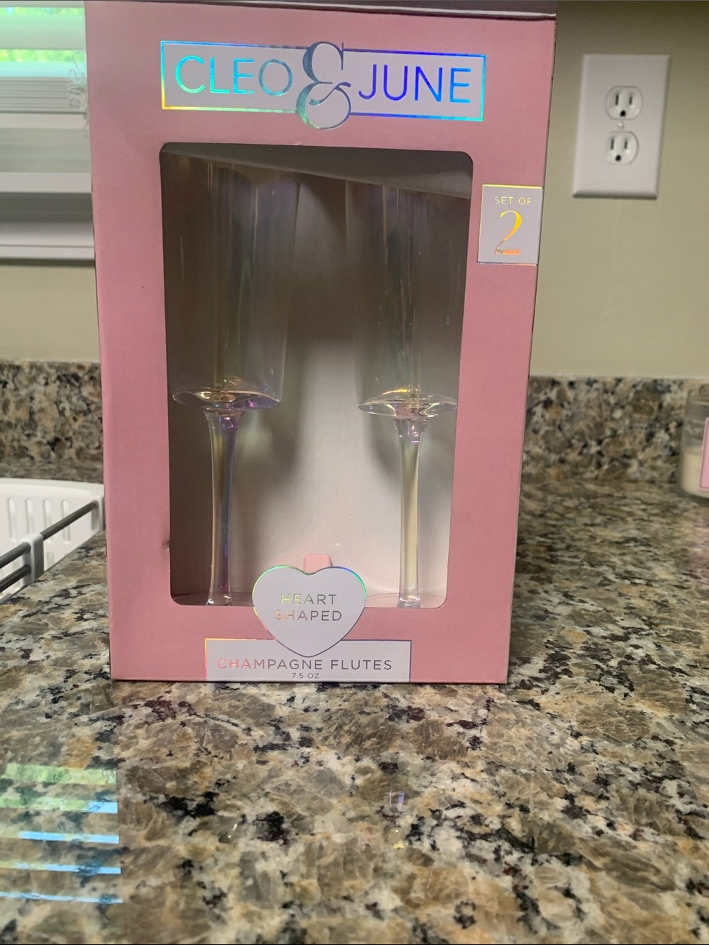 Cleo & June Iridescent Heart-Shaped Champagne Flutes - Pink Box (Set of 2)